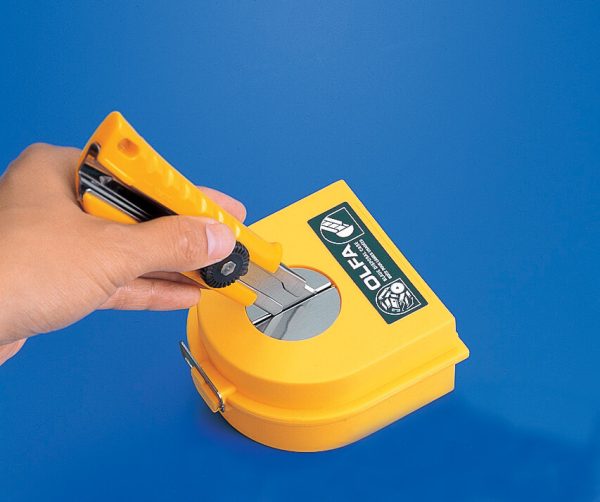 Hộp đựng bẻ lưỡi dao an toàn OLFA DC-2 (158K)