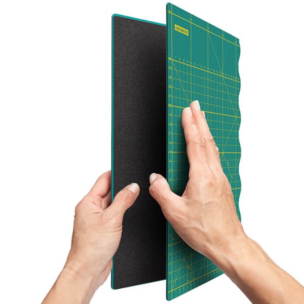 Tấm lót cắt gấp bằng nhựa OLFA FCM-A3